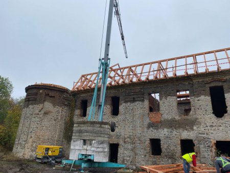 Pomoc pri rekonštrukcii kaštieľa v Ožďanoch