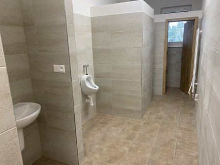 Stavebné úpravy BZ Stráž, časť 1 – Rekonštrukcia dolnej haly, rozvodov elektriny