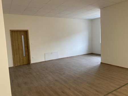 Stavebné úpravy BZ Stráž, časť 1 – Rekonštrukcia dolnej haly, rozvodov elektriny