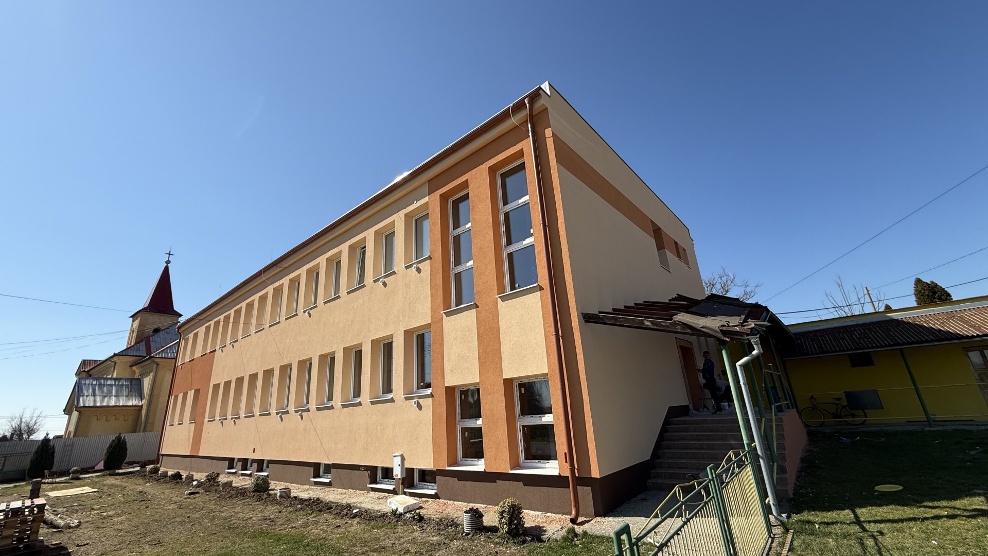 Zníženie energetickej náročnosti administratívnej budovy – Lesenice